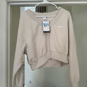 Women’s Nike cropped sweatshirt Medium - whitish cream color. NWT